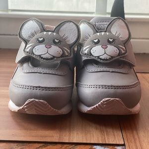Lightly worn toddler girl sneaker